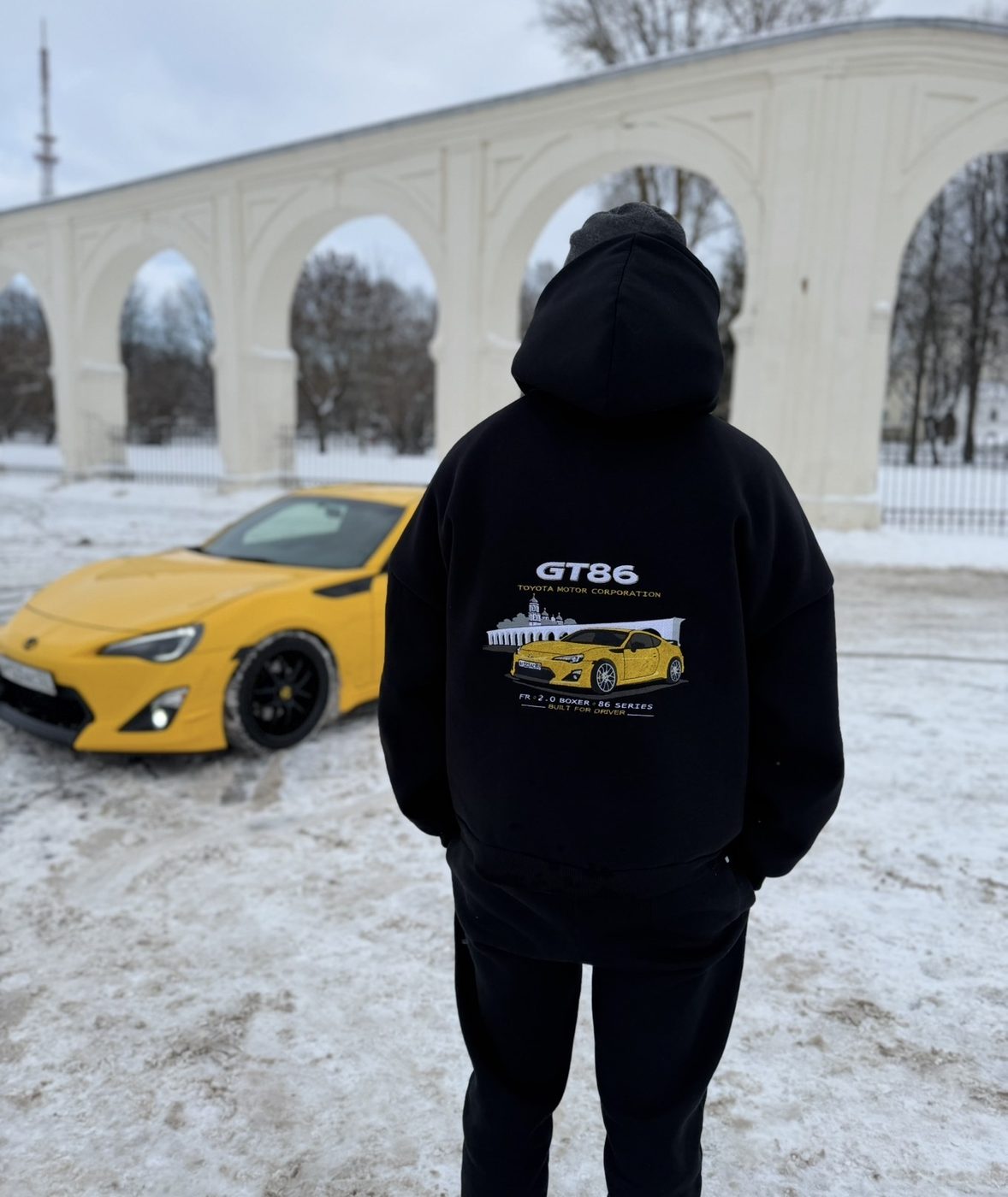 Пример автомобильной вышивки Million Car
